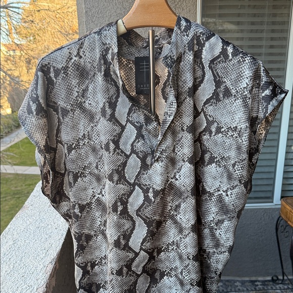 ORTTU, large,Snake Print asymmetrical Shirt for Men - Picture 3 of 12